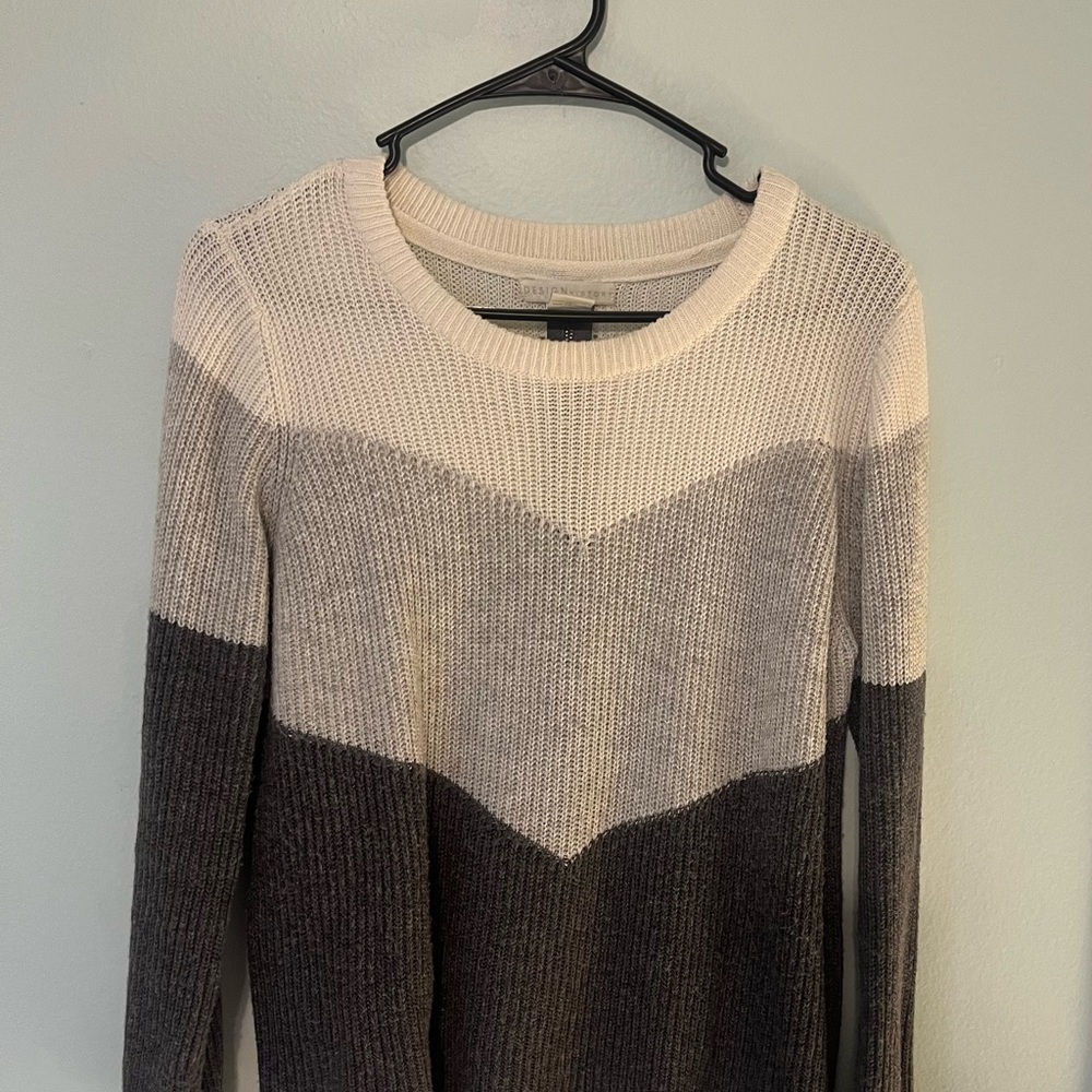 Design History Women's Sweater, size M - Picture 1 of 10
